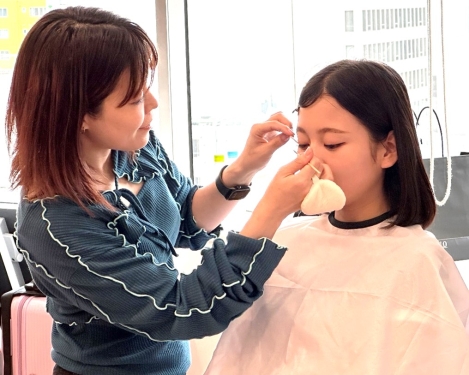 まずは講師実演をじっくりと…プロの技に感動！